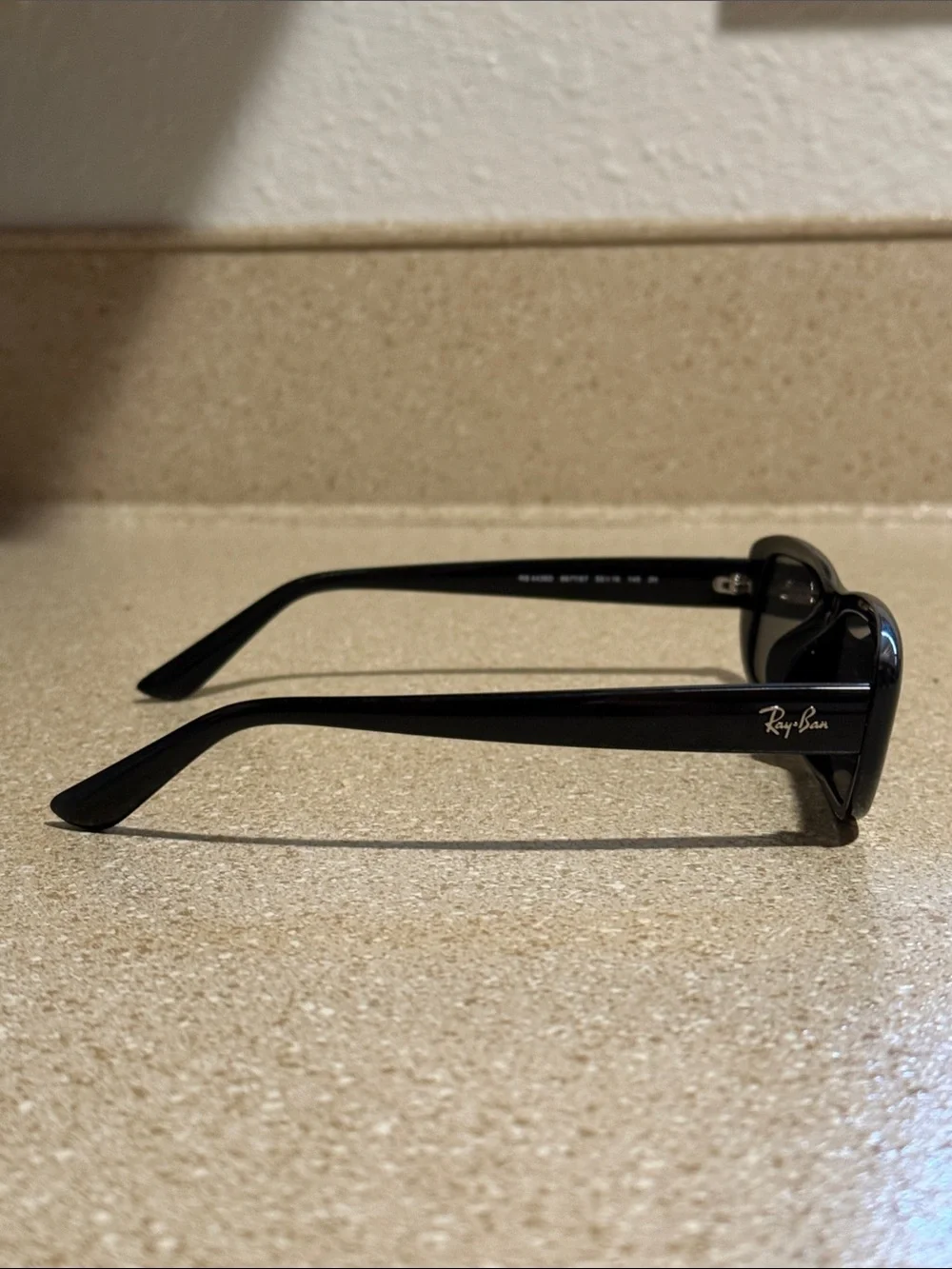 Ray-Ban Black Glossy Temple Sunglasses (Unisex)